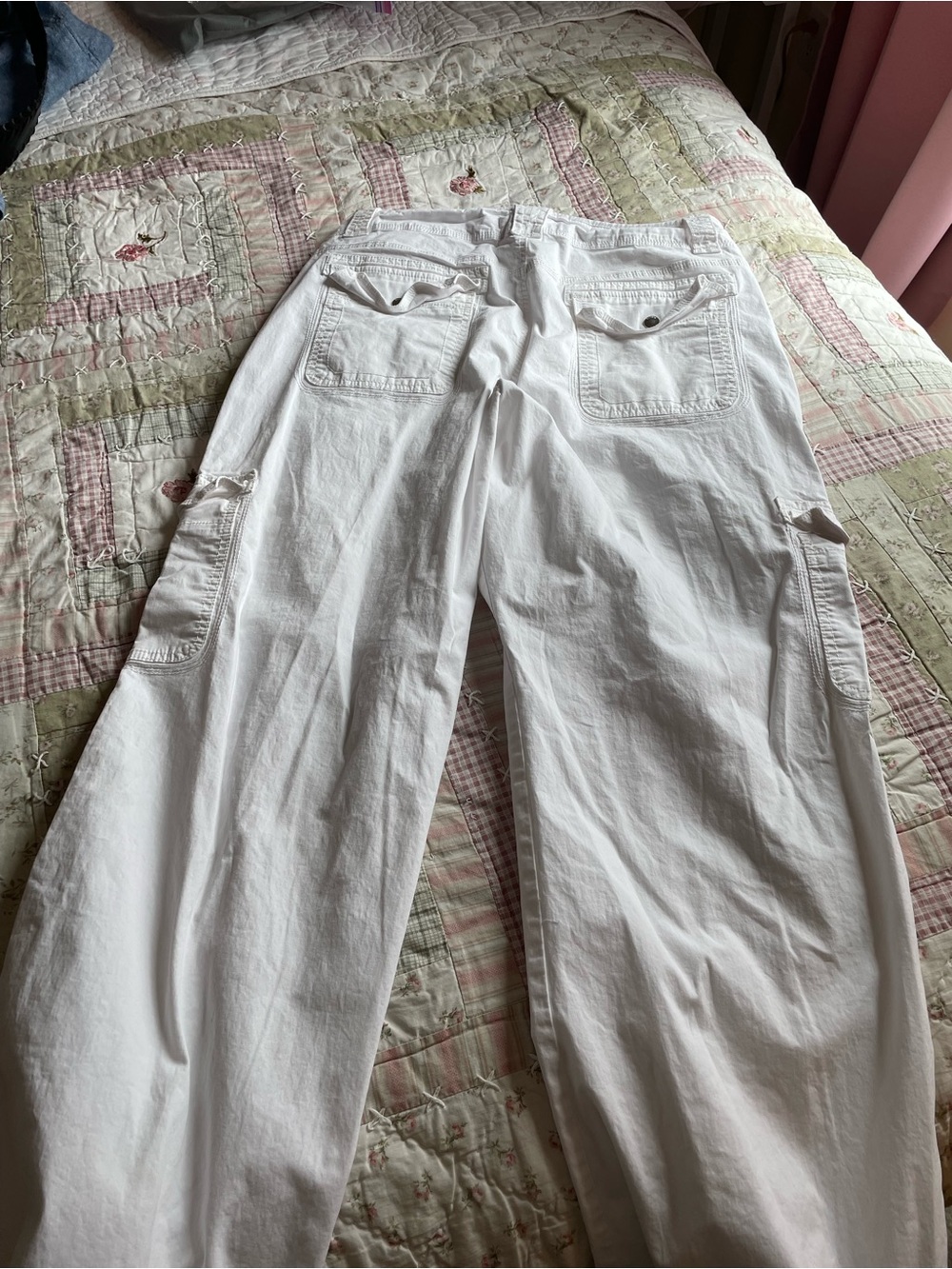 GARAGE DenimWoman’s - Tried on never worn.White Cargo Pants - Casual Wide Leg. - Picture 8 of 9